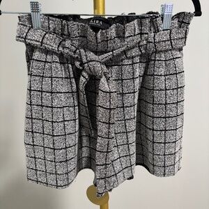 AKIRA SHORTS
